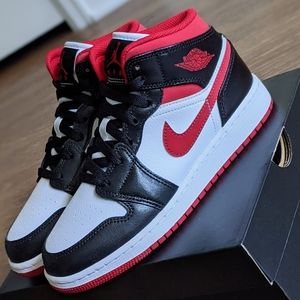 Air Jordan 1 Mid
